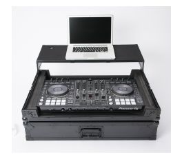 There is just one size that fits all! The Magma  MULTI-FORMAT Workstation XXL PLUS example