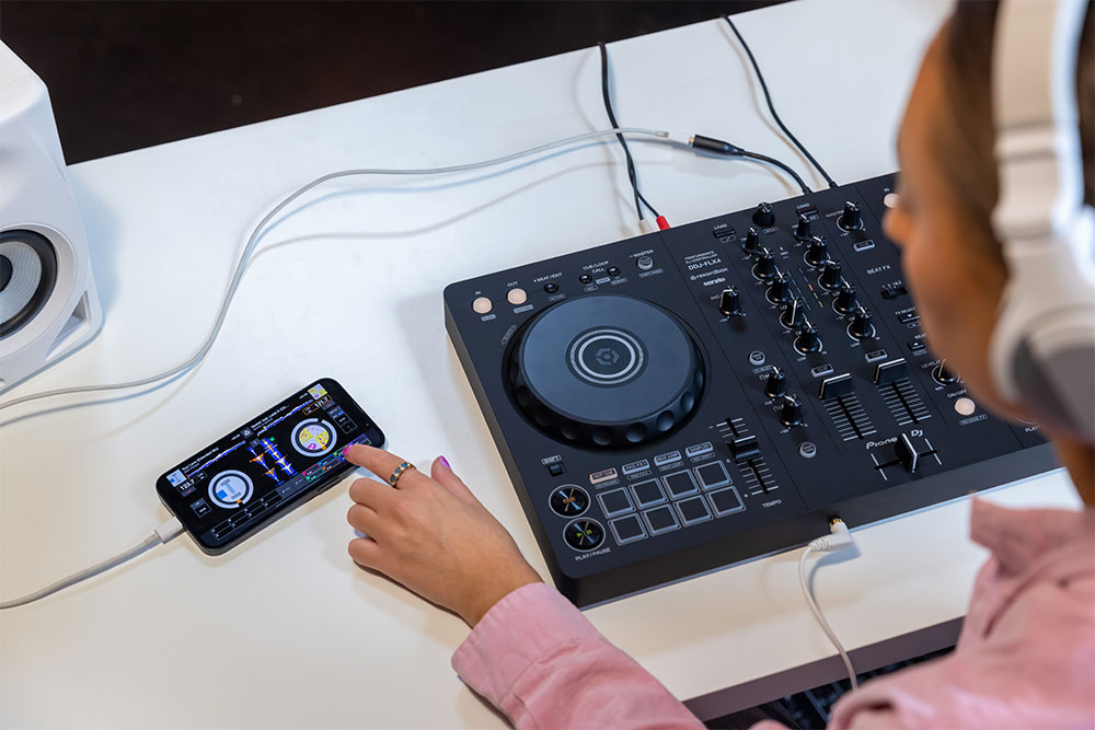 DJ for Free Using Only your Smartphone