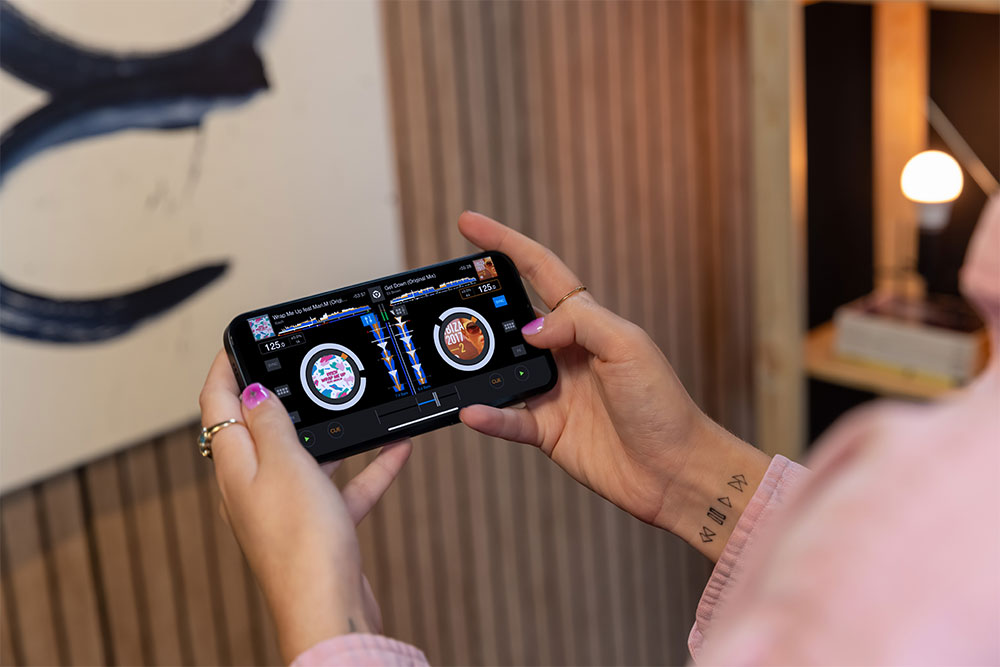 DJ for Free Using Only your Smartphone